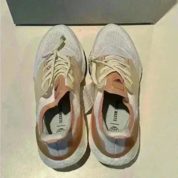 New adidas ultra boost 22 men’s running shoes size 8 - Picture 3 of 5